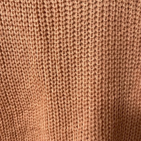 NWT Miracle Open Knit Twist Back Peachy Rose Color Sweater. Size M/L - Picture 6 of 8